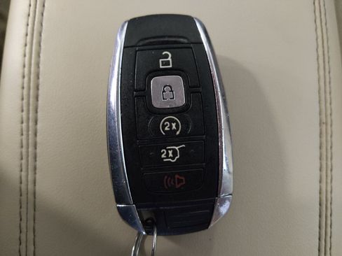 Used 2019 Lincoln MKC Reserve FWD image 32