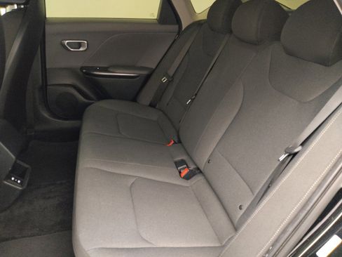 Used 2025 Kia K4 FWD image 18