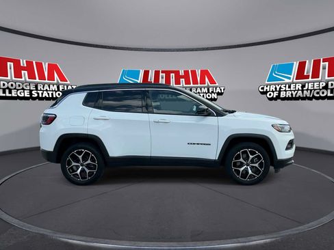 Used 2025 Jeep Compass Limited AWD/4WD image 9