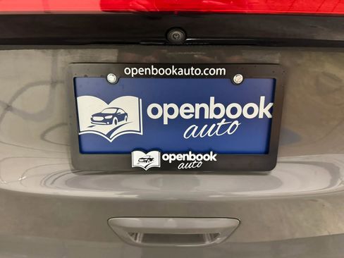 Used 2023 Chrysler Pacifica Touring-L FWD image 16