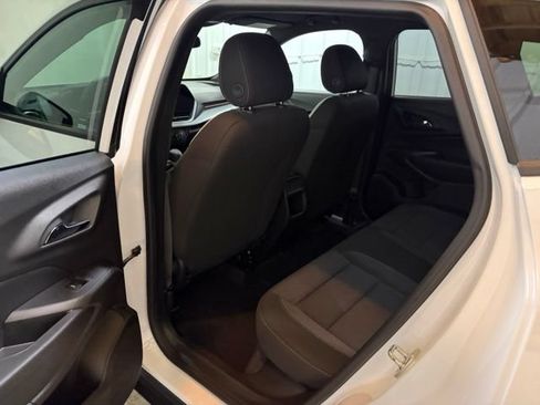 Used 2024 Chevrolet Trax RS w/ Driver Confidence Package FWD image 18
