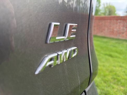 Used 2022 Toyota RAV4 LE image 17