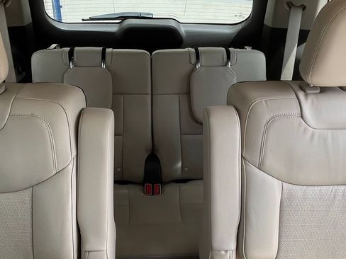 Used 2023 Ford Explorer Platinum w/ Technology Package AWD/4WD image 25