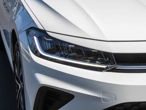 Used 2025 Volkswagen Jetta Sport FWD image 4