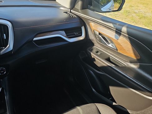 Used 2019 GMC Terrain SLE w/ Black Edition FWD image 30