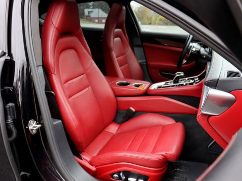 Used 2018 Porsche Panamera w/ Premium Package Plus image 16