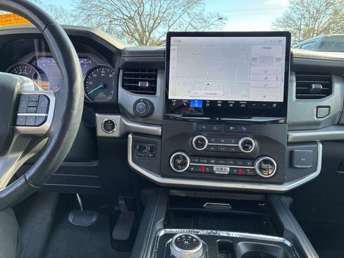 Used 2023 Ford Expedition XLT image 21