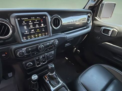 Used 2022 Jeep Wrangler Unlimited Sahara AWD/4WD image 24