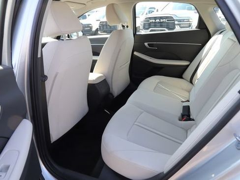 Used 2025 Hyundai Sonata SEL FWD image 18