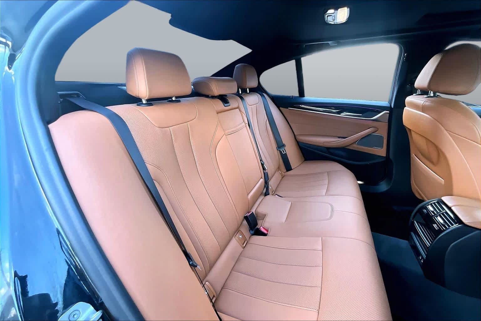 Used 2021 BMW 530e w/ Premium Package RWD image 20