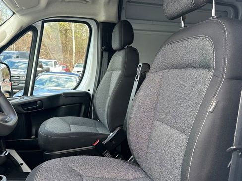 Used 2024 RAM ProMaster 2500 w/ Convenience Group FWD image 11