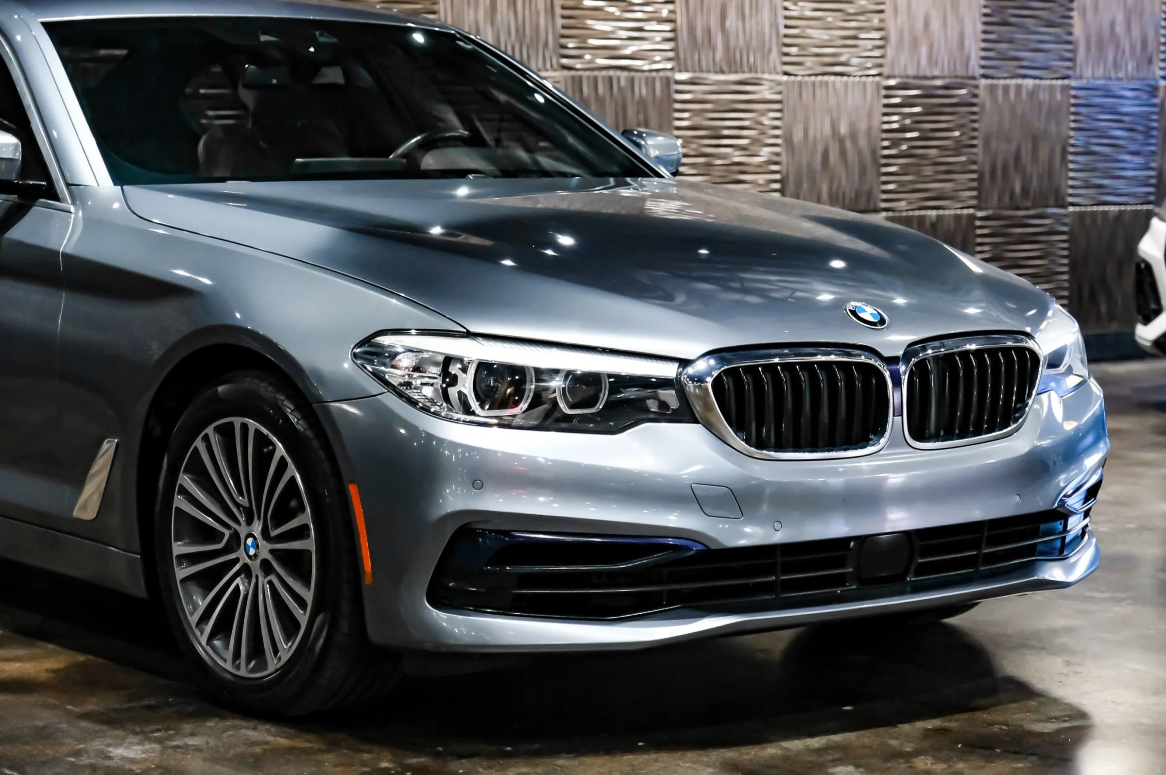 Used 2019 BMW 540i xDrive AWD/4WD image 7