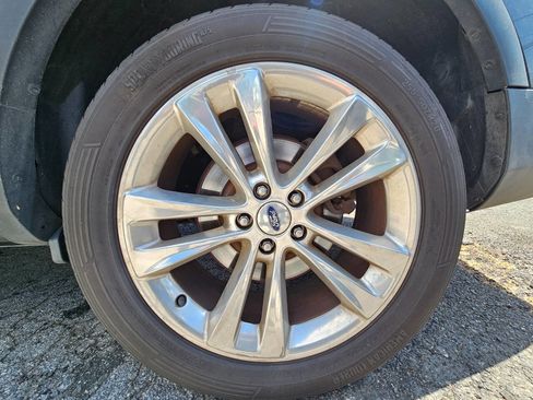 Used 2018 Ford Explorer XLT w/ Equipment Group 202A AWD/4WD image 26