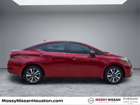 Used 2025 Nissan Versa SV w/ Trunk Package FWD image 8