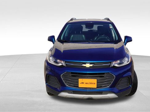 Used 2019 Chevrolet Trax LT w/ LT Convenience Package image 12