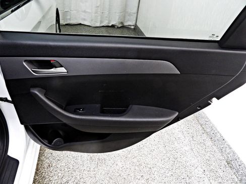 Used 2018 Hyundai Sonata SE image 12
