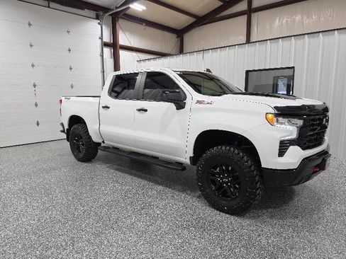 Used 2024 Chevrolet Silverado 1500 LT Trail Boss w/ Convenience Package II image 6