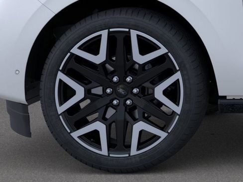 New 2026 Ford Expedition Platinum image 19