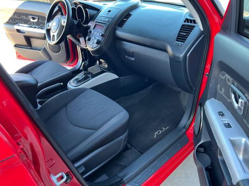 Used 2012 Kia Soul + FWD image 15