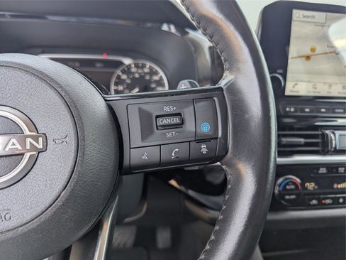 Used 2023 Nissan Pathfinder SL image 32