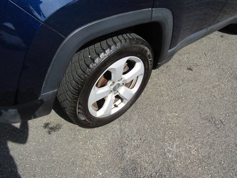 Used 2021 Jeep Compass Latitude AWD/4WD image 27