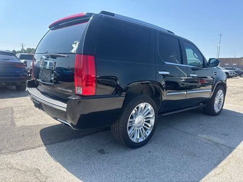 Used 2014 Cadillac Escalade Platinum AWD/4WD image 4