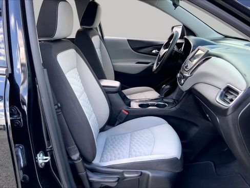 Used 2019 Chevrolet Equinox LS w/ LS Convenience Package FWD image 9