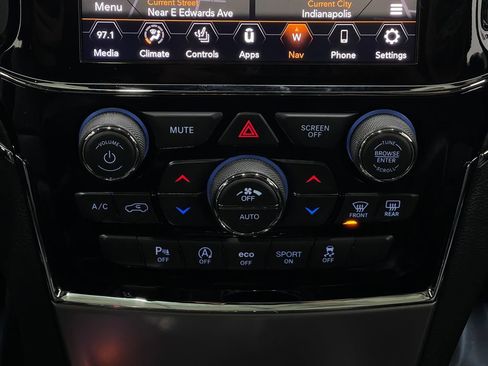 Used 2020 Jeep Grand Cherokee Limited w/ Premium Lighting Group image 25