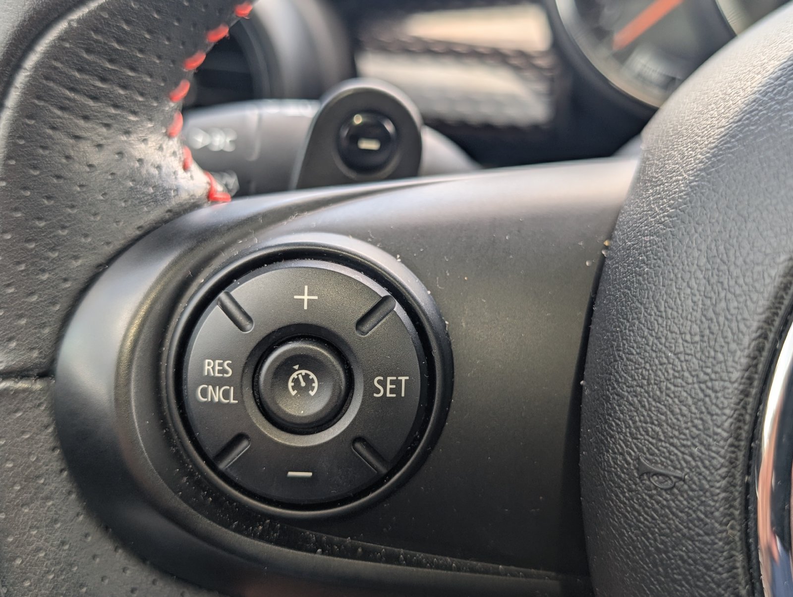 Used 2019 MINI Cooper S w/ Signature Upholstery Package FWD image 11