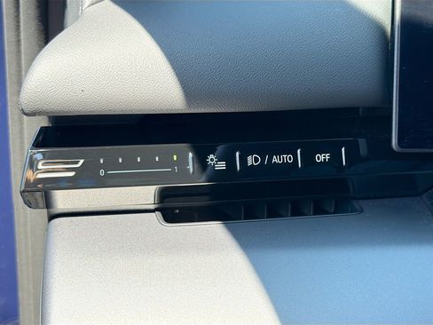 Used 2025 BMW 530i w/ M Sport Package image 37