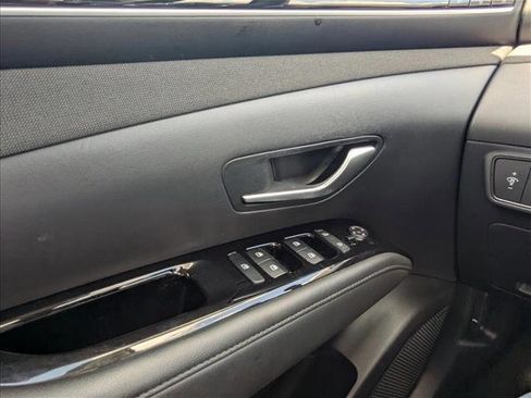 Used 2022 Hyundai Tucson Limited image 10