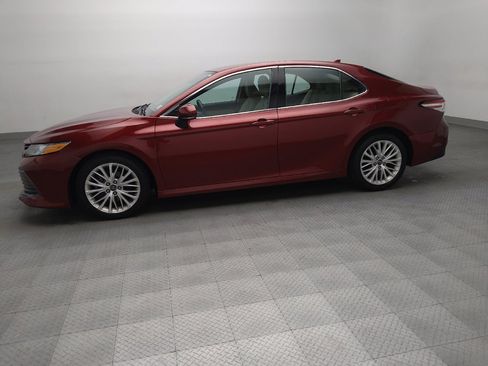 Used 2020 Toyota Camry XLE FWD image 2