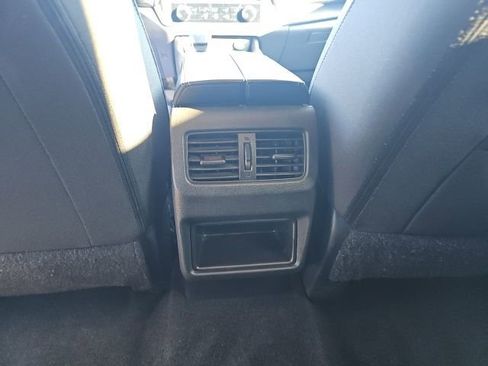 Used 2022 Nissan Rogue S image 25