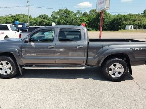 Used 2015 Toyota Tacoma PreRunner w/ TRD Sport Package RWD image 2