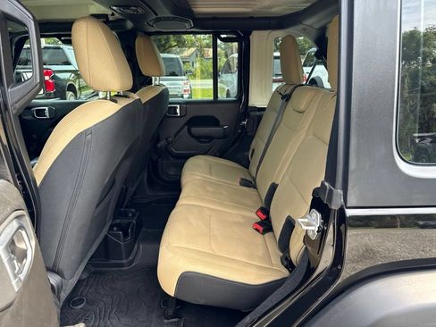 Used 2022 Jeep Wrangler Unlimited Sport AWD/4WD image 8
