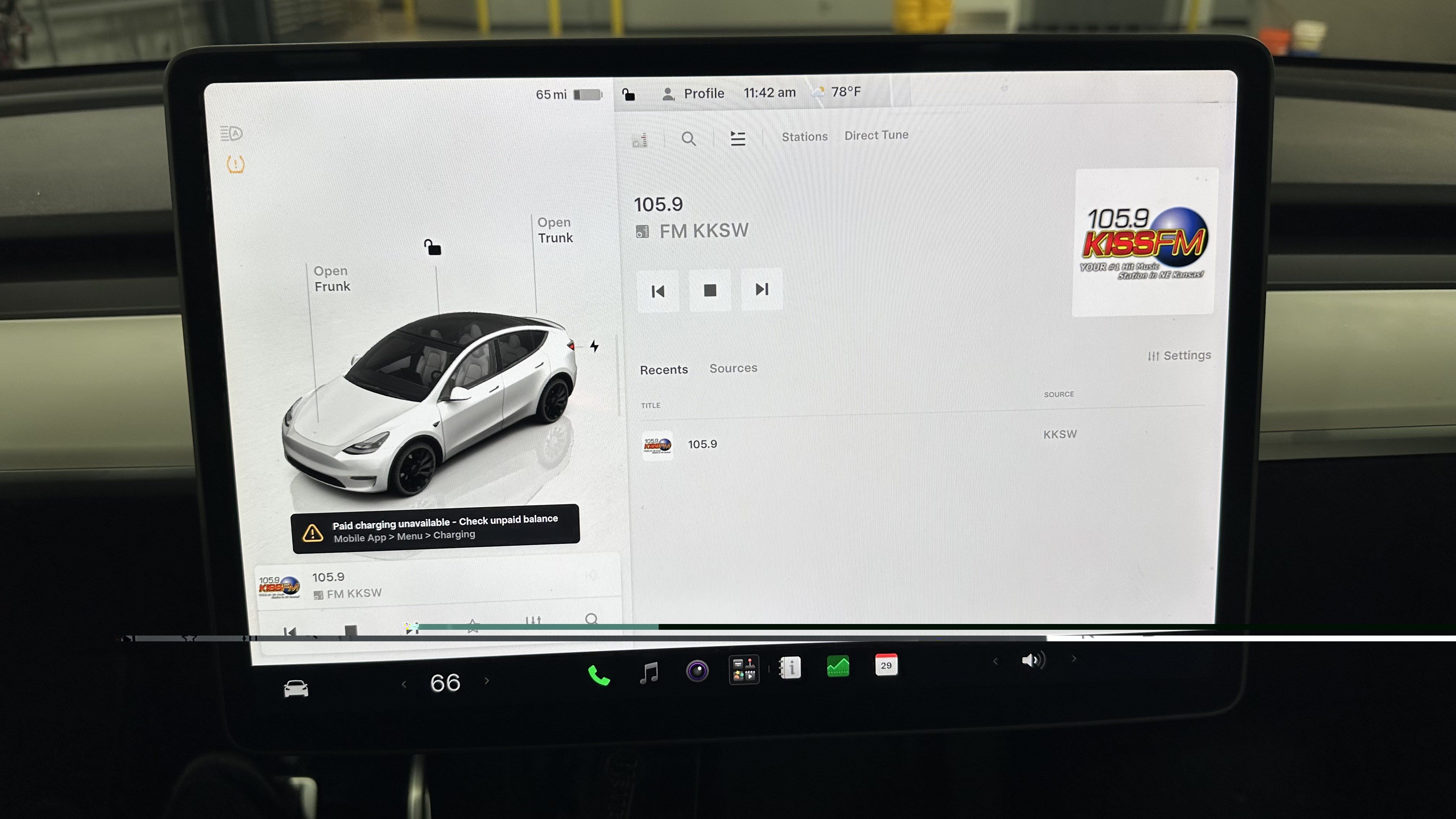 Used 2025 Tesla Model Y Performance AWD/4WD image 24