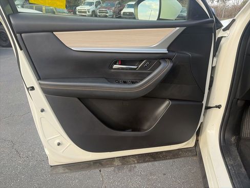 Used 2024 MAZDA CX-90 3.3 Turbo w/ Preferred Package image 14