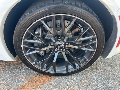 Used 2017 Chevrolet Corvette Z06 image 12