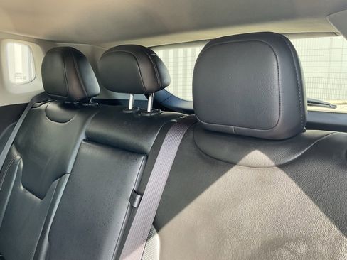 Used 2022 Jeep Compass Latitude image 17