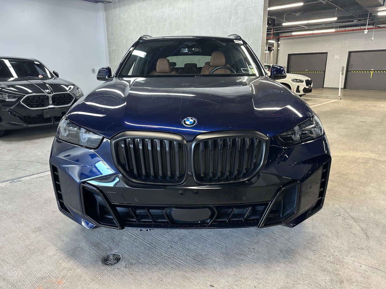 Used 2024 BMW X5 xDrive50e w/ M Sport Package AWD/4WD image 8