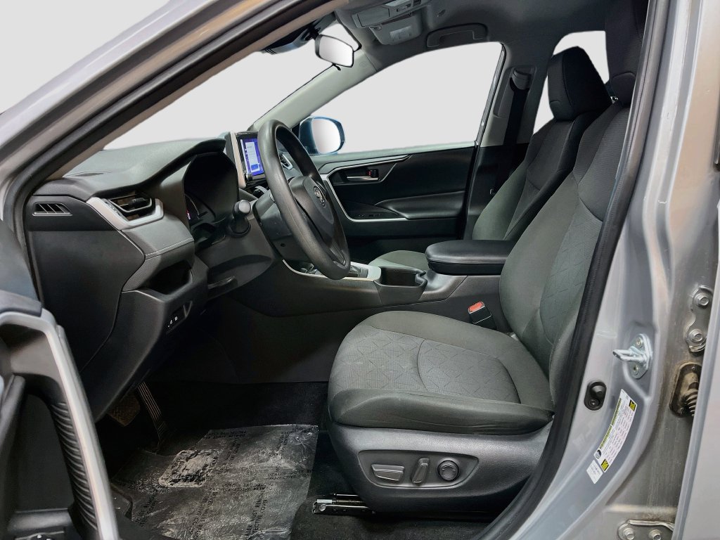 Used 2024 Toyota RAV4 XLE AWD/4WD image 20