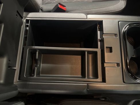 Certified 2024 Nissan Titan SV w/ SV Convenience Package image 22