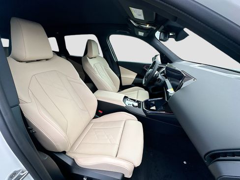 New 2025 BMW X3 xDrive30i w/ Convenience Package image 24