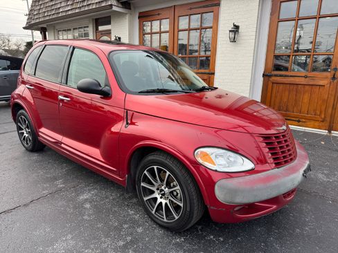 Used 2002 Chrysler PT Cruiser Limited FWD image 2
