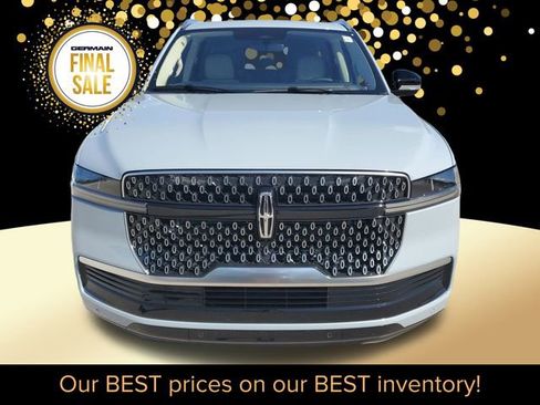 New 2025 Lincoln Navigator Reserve image 3