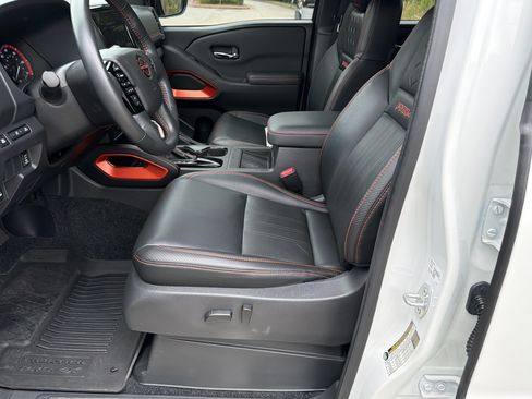 Used 2023 Nissan Frontier PRO-4X w/ Pro-4X Premium Package AWD/4WD image 9