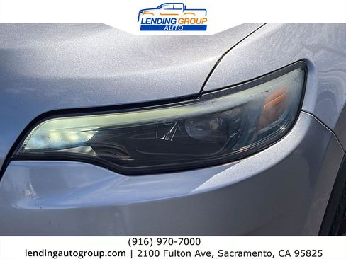 Used 2019 Jeep Cherokee Limited AWD/4WD image 7