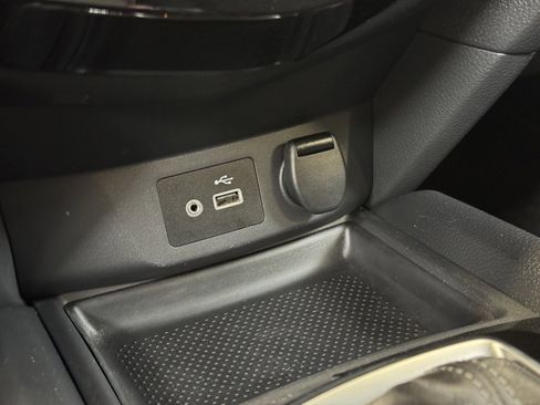 Used 2020 Nissan Rogue SV image 37