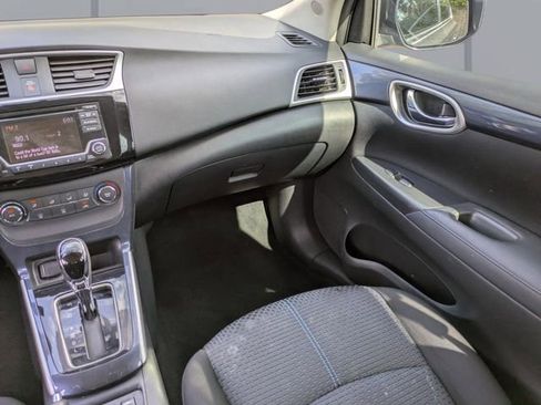 Used 2017 Nissan Sentra SR w/ SR Midnight Edition FWD image 17