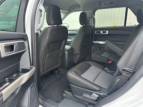 Used 2023 Ford Explorer XLT image 13